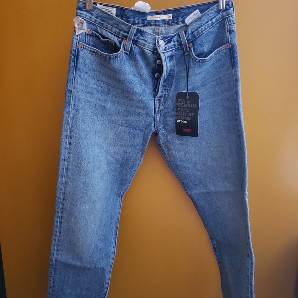 Aritzia - Levi's Wedgie fit denim